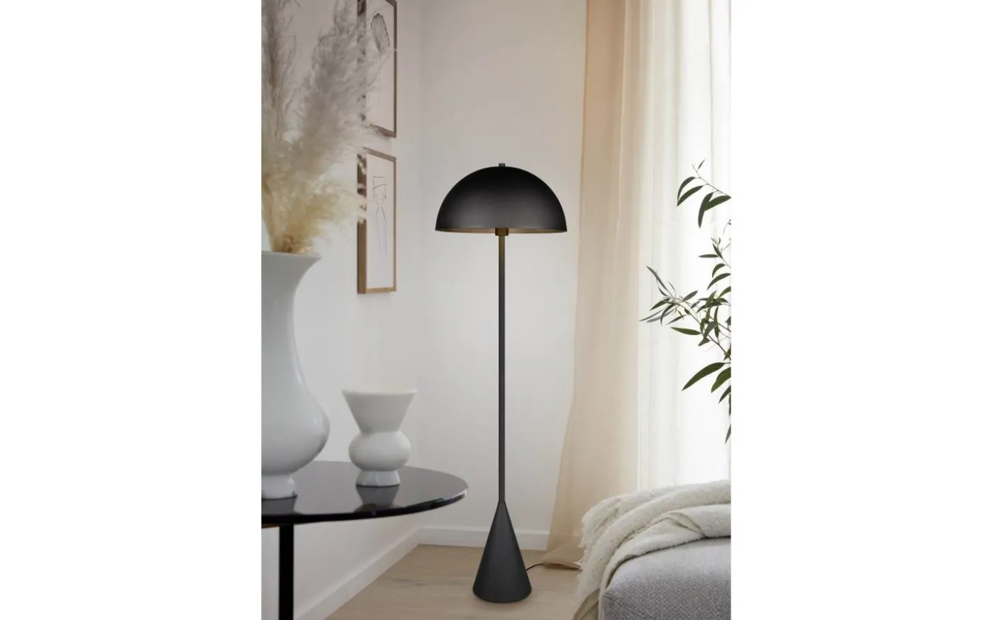 Alfie Golvlampa E27 mattsvart