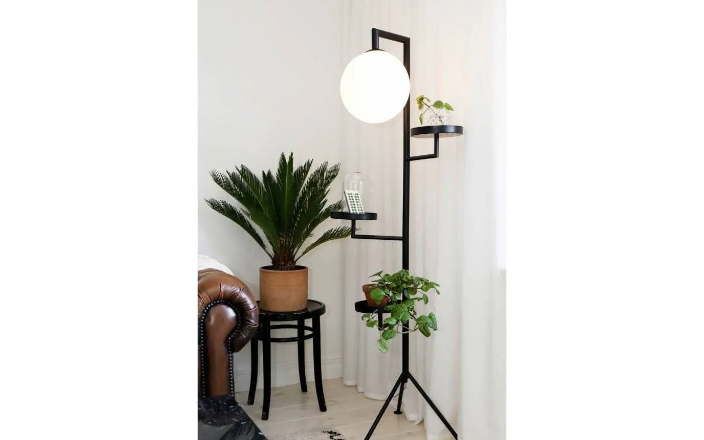 Astoria Golvlampa 153cm G9 Svart