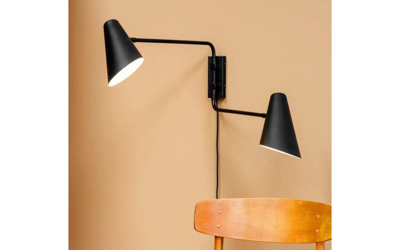 Cale Vägglampa Svart med 2 Stavar