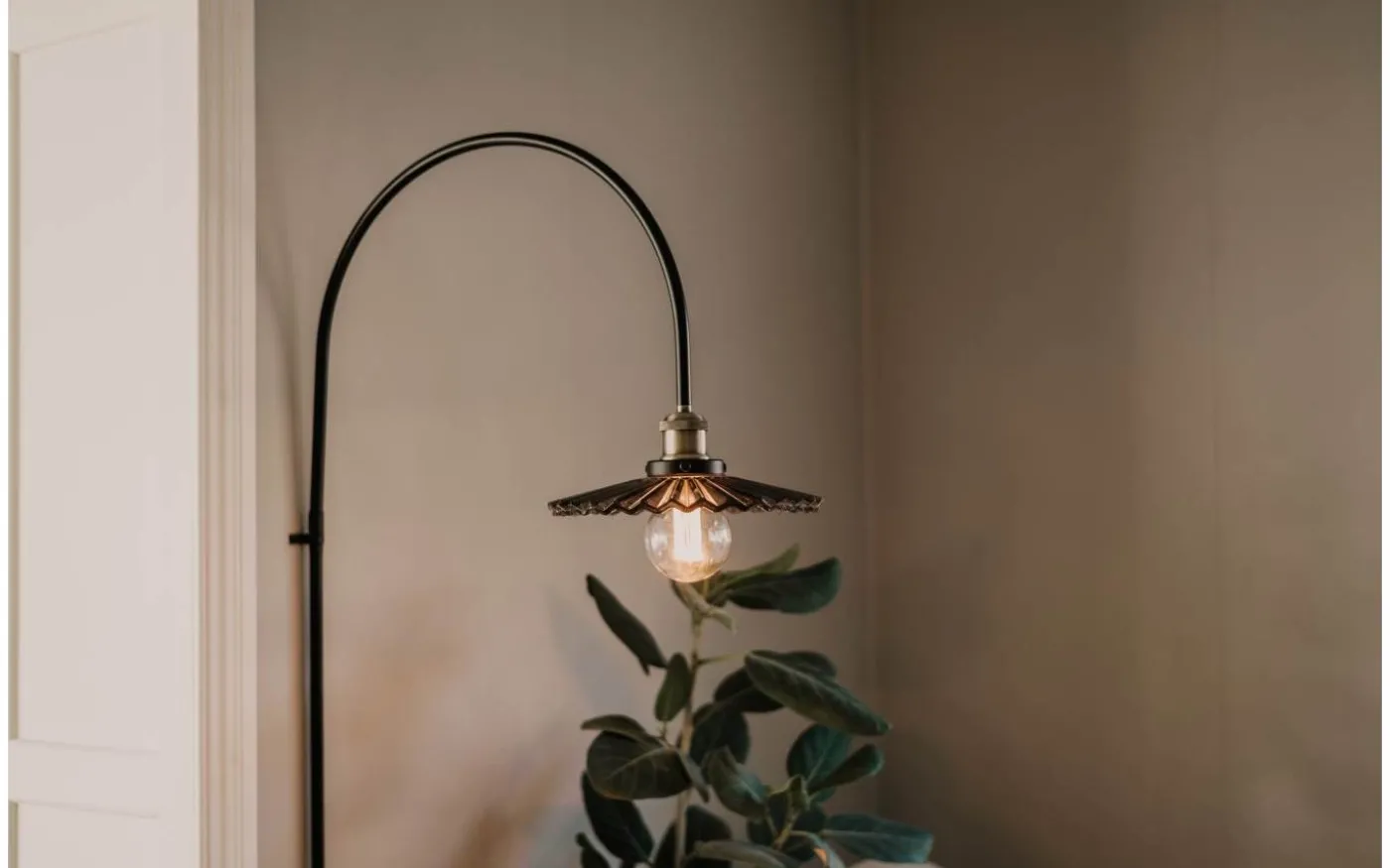 Cobbler Vägglampa 150cm Rök