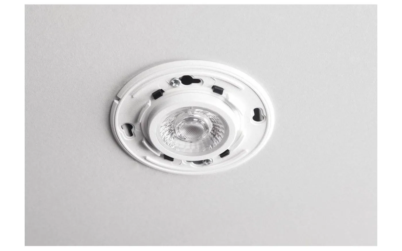 Comfort Smart ISO Spotlight 3000K 6W Vit IP44