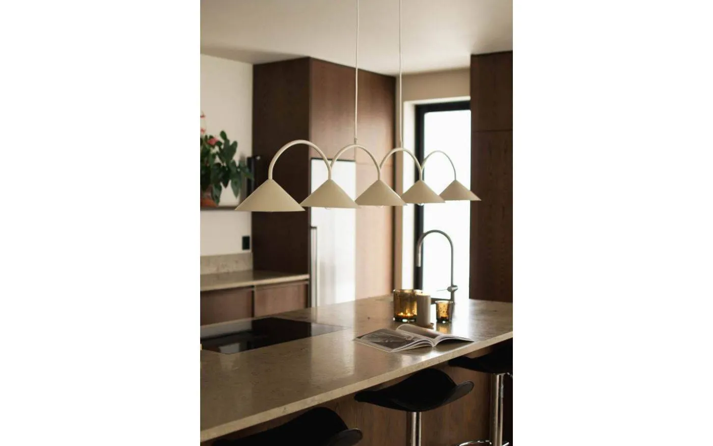 Curve Taklampa 165cm Beige