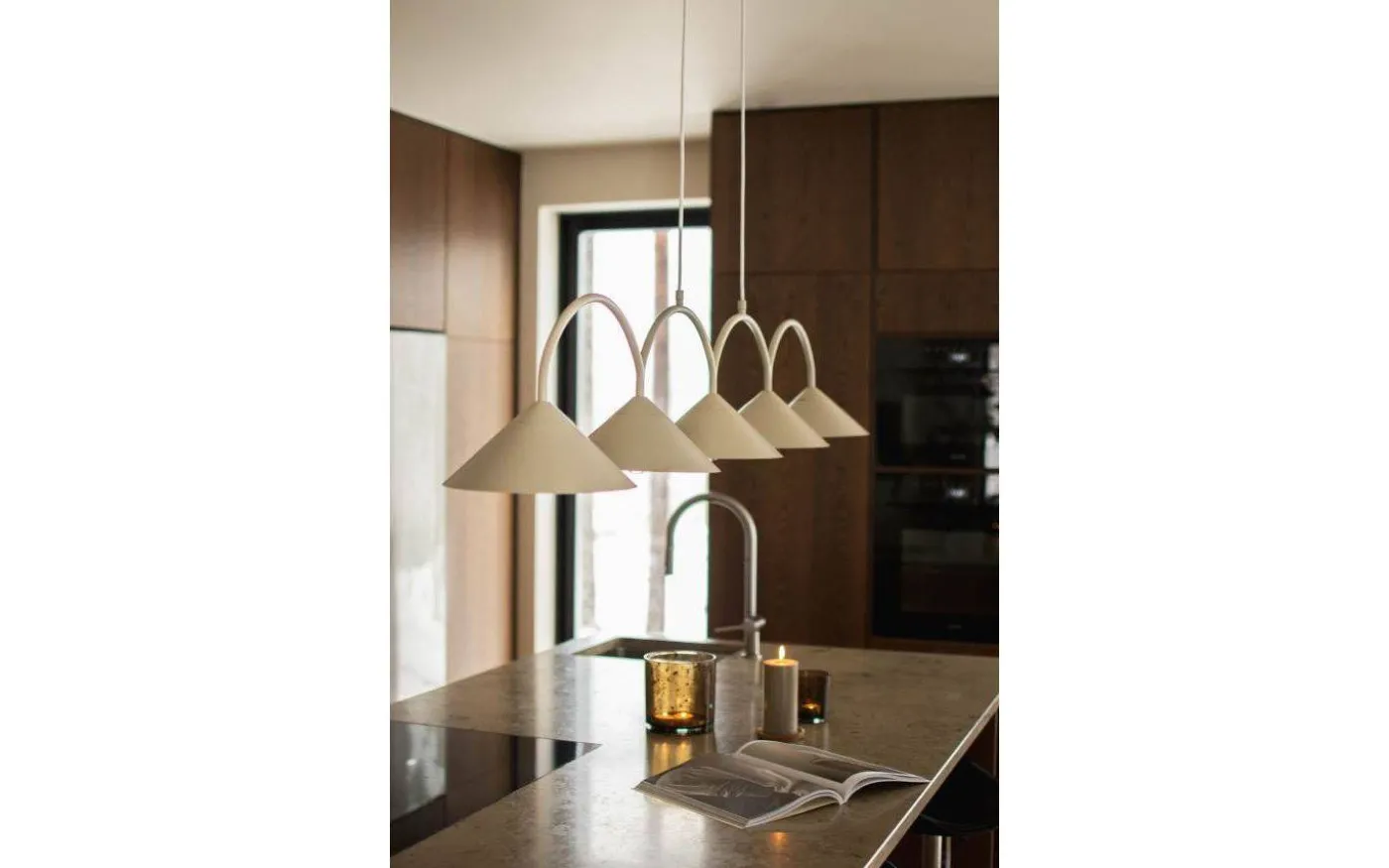 Curve Taklampa 165cm Beige