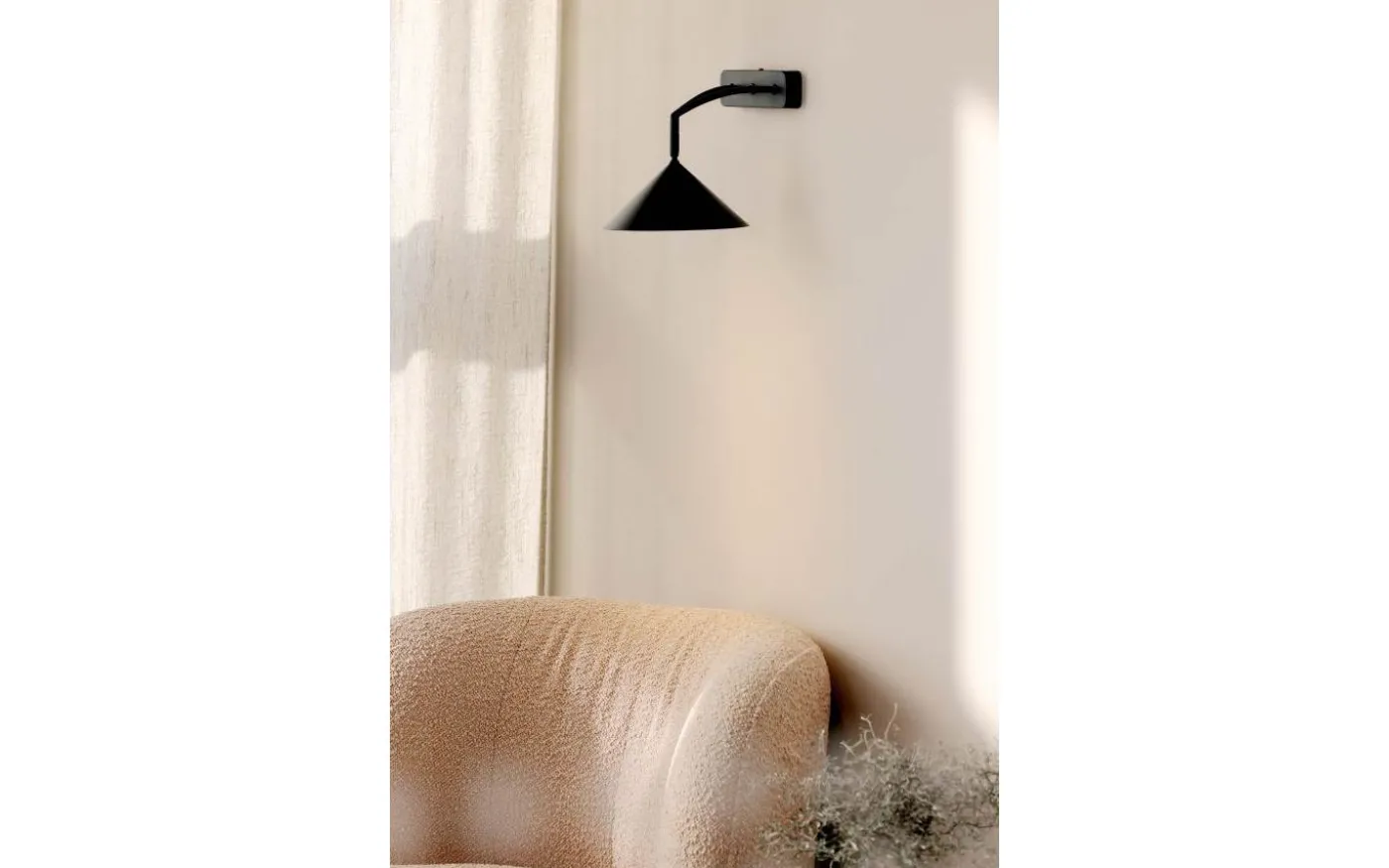 Curve Vägglampa Svart