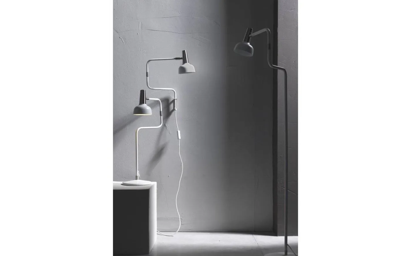 Ray Bordslampa 57cm Vit/Nickel