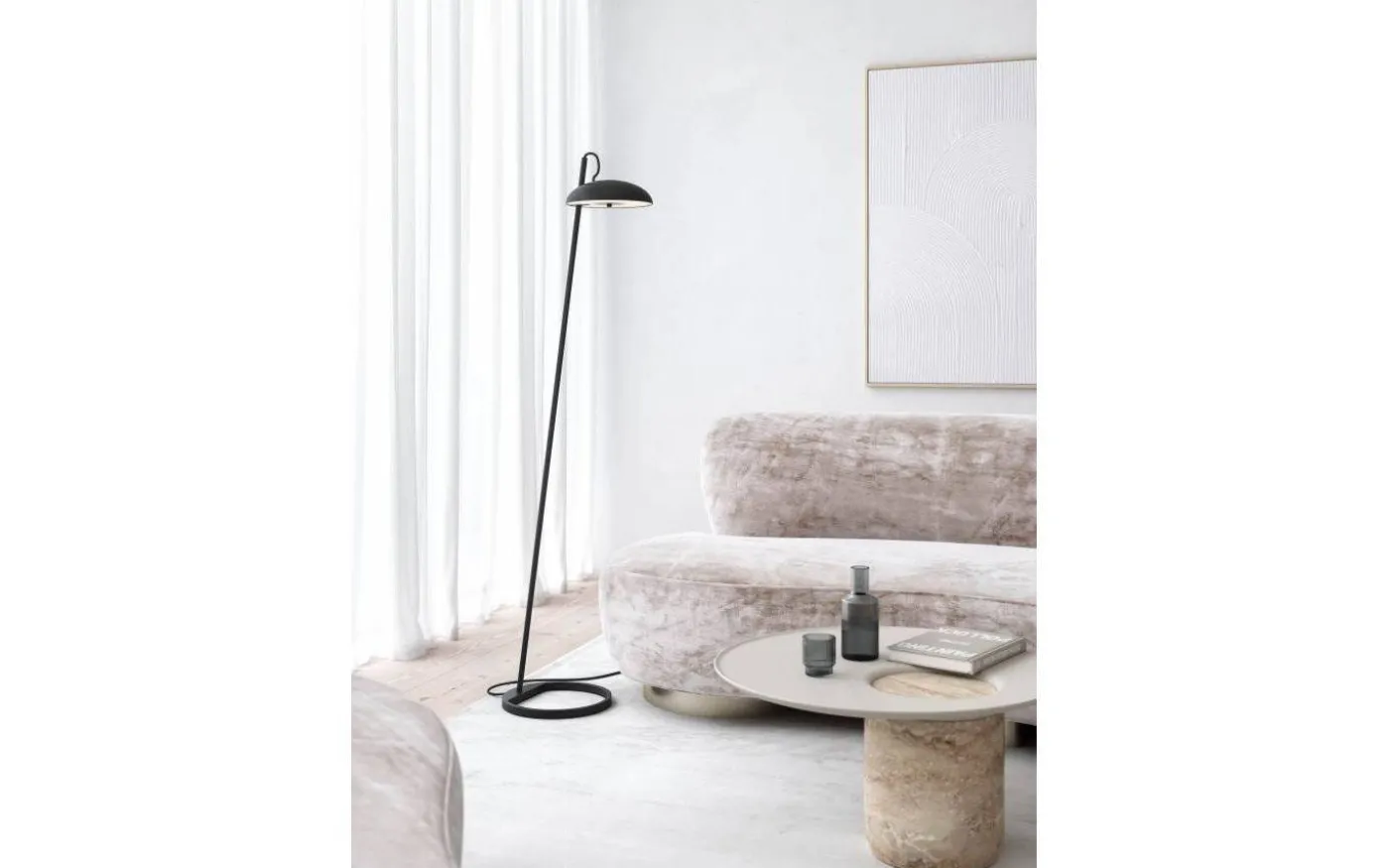 Versale Golvlampa 1,4m Svart